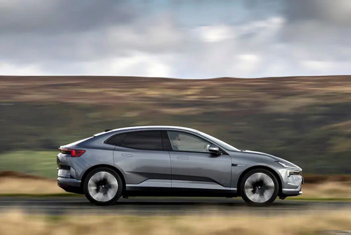 Polestar 4 subscription deals from one month